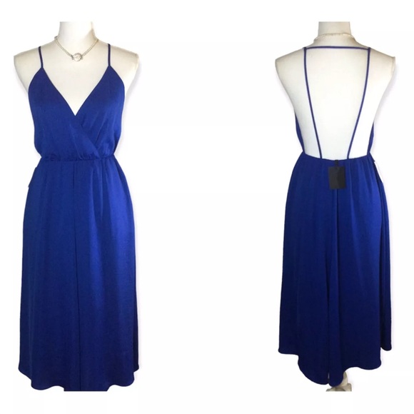 Aritzia Dresses & Skirts - Talula Aritzia V-Neck Backless Halter Midi Dress